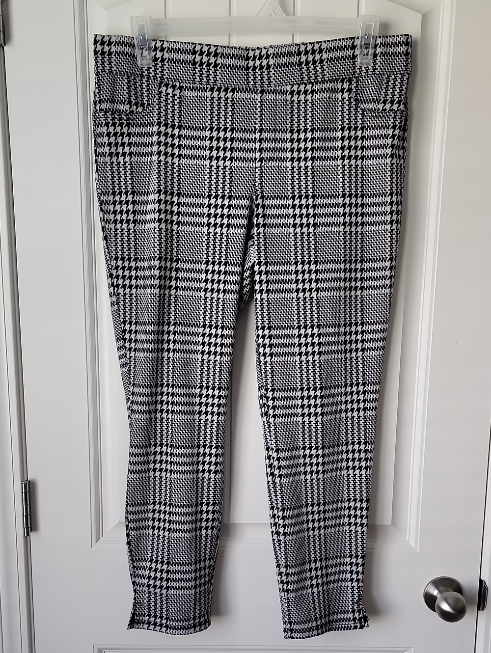 Utopia By Hue Black and White Plaid Women's XL Leggings/Pants